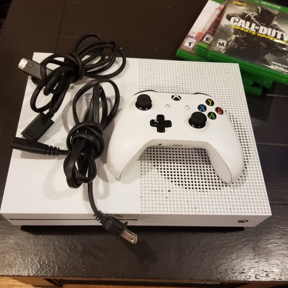 Xbox console - Picture 6 of 8
